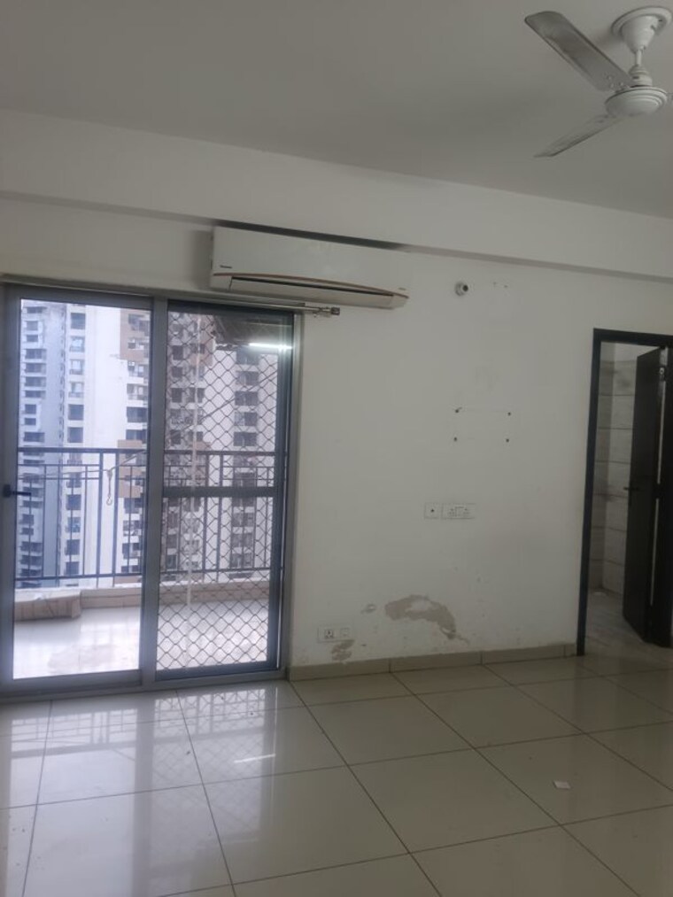 Room, gulshan-bellina 3.5 Bedroom 38000 Sq.Ft. Apartment In Sector 16 Greater Noida Greater Noida 10237666