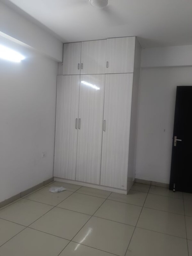Room, gulshan-bellina 3.5 Bedroom 38000 Sq.Ft. Apartment In Sector 16 Greater Noida Greater Noida 10237666
