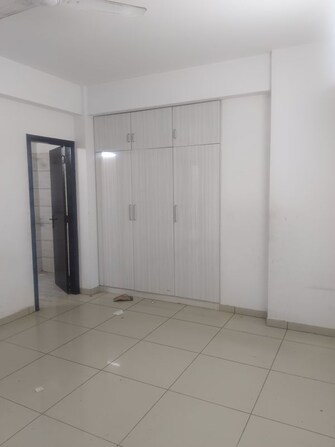 3.5 BHK + Servant Room 38000 Sq.Ft. Apartment in Gulshan Bellina