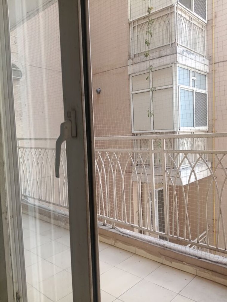 Bathroom, mahagun-mywoods-iii 2.5 Bedroom 1190 Sq.Ft. Apartment In Sector 16c Greater Noida Greater Noida 10237734