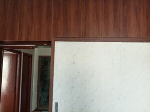 Room in 2.5 BHK Apartment at Mahagun Mywoods III, Sector 16c Greater Noida – for Rent