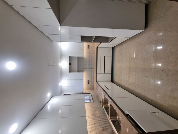 Kitchen, green fields colony 4 Bedroom 270 Sq.Yd. Apartment In Green Fields Colony Faridabad 10237704