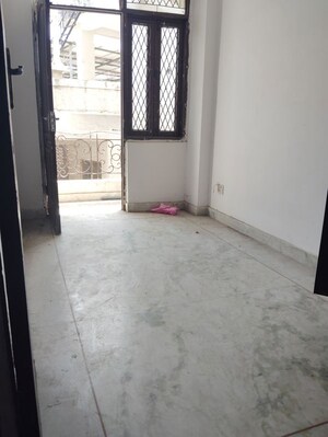 Room in 2.5 BHK Builder Floor at Govindpuri – for Rent