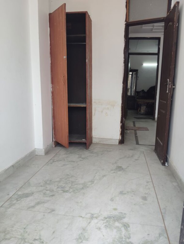 Room, govindpuri 2.5 Bedroom 500 Sq.Ft. Builder Floor In Govindpuri Delhi 10237765