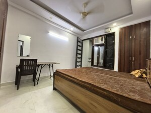 Room in 2 BHK Builder Floor at Saket – for Rent