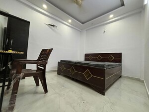 Furnished Amenities in 2 BHK Builder Floor at Saket – for Rent