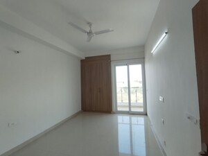 Room in 4 BHK Apartment at SS Linden, Sector 84 – for Rent
