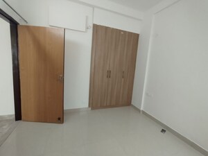 Room in 4 BHK Apartment at SS Linden, Sector 84 – for Rent