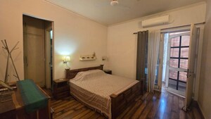 Bedroom in 3 BHK Builder Floor at Sector 9a – for Rent