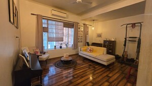 Bedroom in 3 BHK Builder Floor at Sector 9a – for Rent