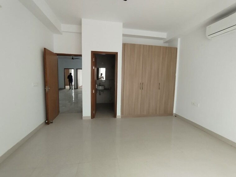 Room, ss-linden 4 Bedroom 2700 Sq.Ft. Builder Floor In Sector 84 Gurgaon 10237832