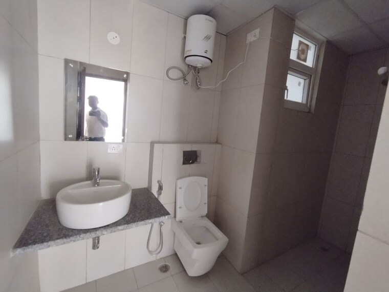 Bathroom, ss-linden 4 Bedroom 2700 Sq.Ft. Builder Floor In Sector 84 Gurgaon 10237832