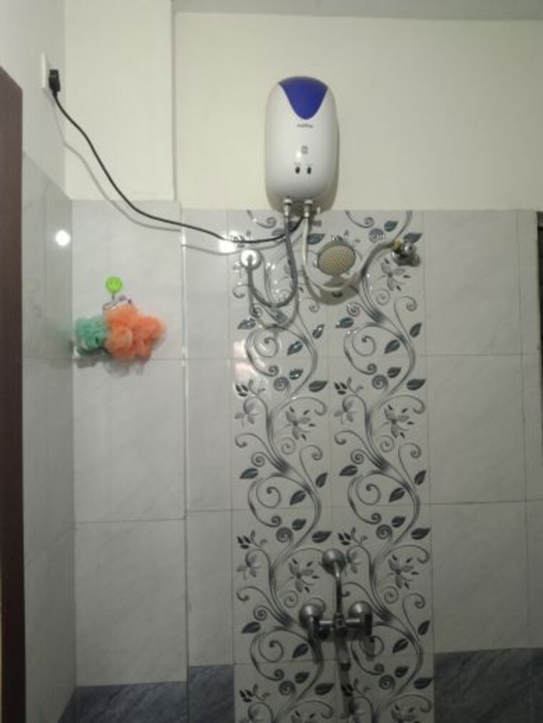 Bathroom, mig-colony-gokhalenagar 1 Bedroom 500 Sq.Ft. Apartment In Gokhalenagar Pune 10237882