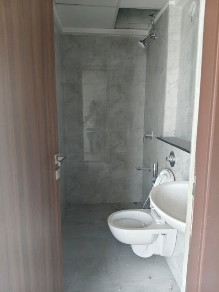 Bathroom, dgs-sheetal-anupam 2 Bedroom 700 Sq.Ft. Apartment In Malad West Mumbai 10237878