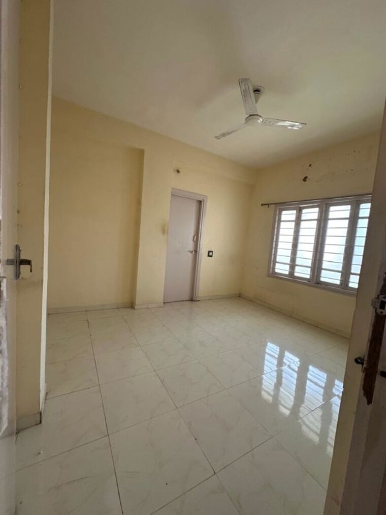 Room, memnagar 3 Bedroom 1400 Sq.Ft. Apartment In Memnagar Ahmedabad 10237881