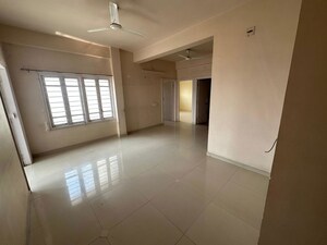 Room in 3 BHK Apartment at Memnagar – for Rent