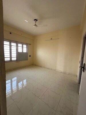 Room in 3 BHK Apartment at Memnagar – for Rent