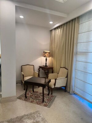 Living Room in 4 BHK Builder Floor at Sector 10 – for Rent
