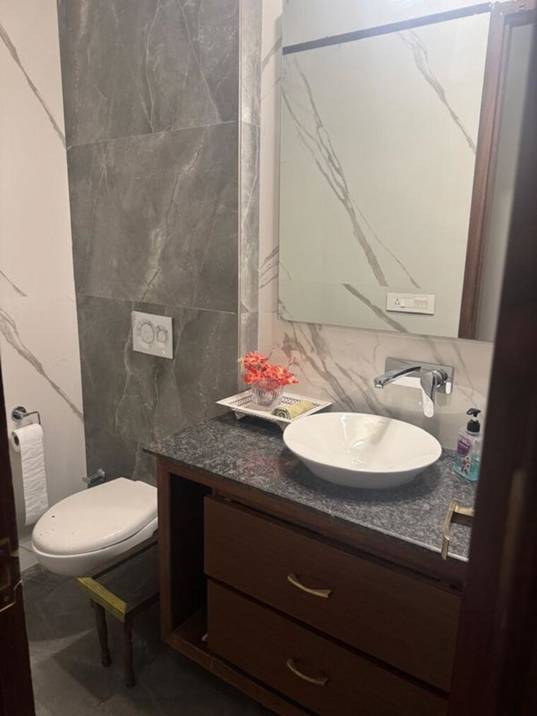 Bathroom, sector 10 4 Bedroom 3000 Sq.Ft. Builder Floor In Sector 10 Chandigarh 10237898