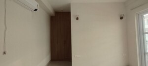Room in 5 BHK Builder Floor at SS Linden, Sector 84 – for Rent