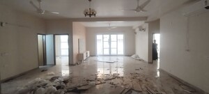 Room in 5 BHK Builder Floor at SS Linden, Sector 84 – for Rent