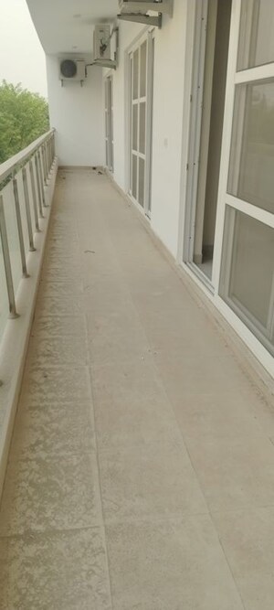 Balcony in 5 BHK Builder Floor at SS Linden, Sector 84 – for Rent