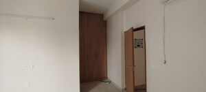 Room in 5 BHK Builder Floor at SS Linden, Sector 84 – for Rent