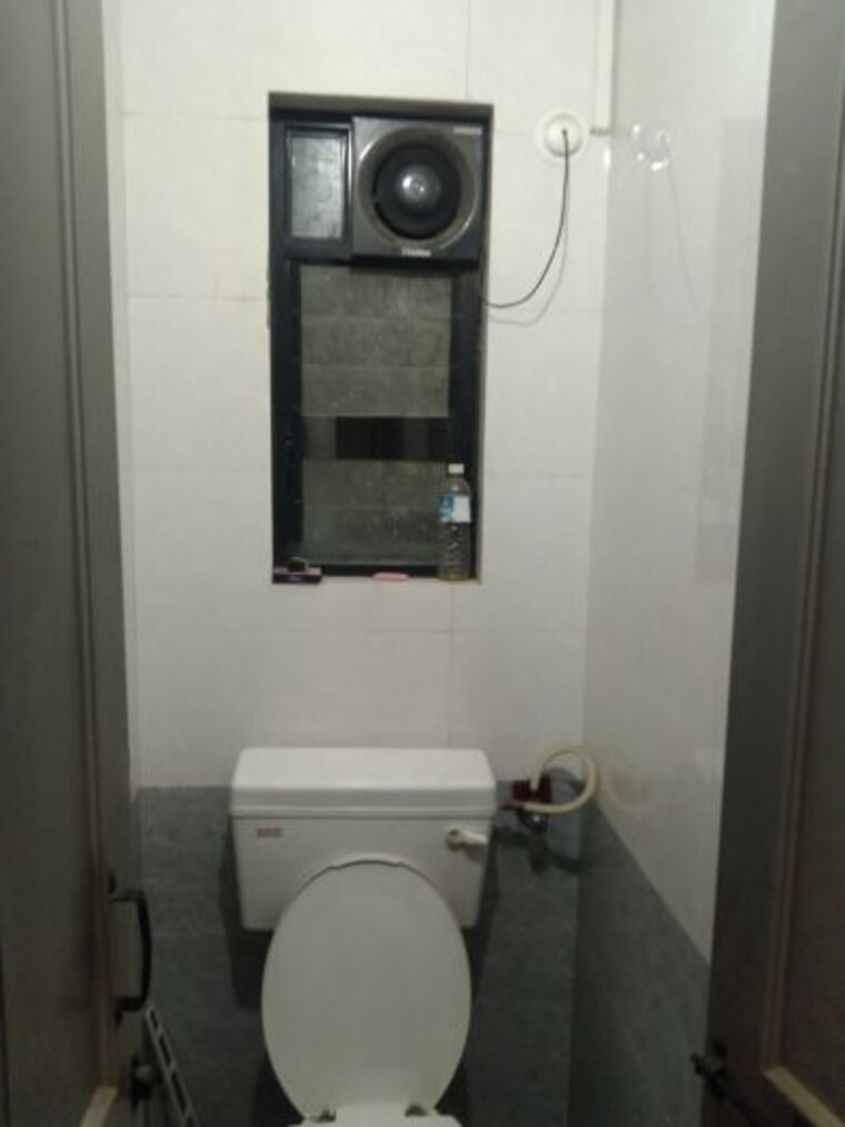 Bathroom, jagrut-chs 1 Bedroom 600 Sq.Ft. Apartment In Gokhalenagar Pune 10237923