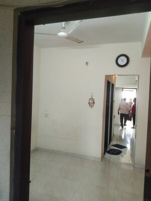 Room in 1 BHK Apartment at Jagrut CHS, Gokhalenagar – for Rent