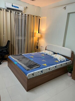 Bedroom in 3 BHK Apartment at Bandra West – for Rent