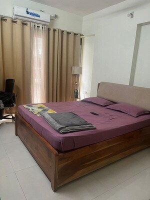 Bedroom in 3 BHK Apartment at Bandra West – for Rent