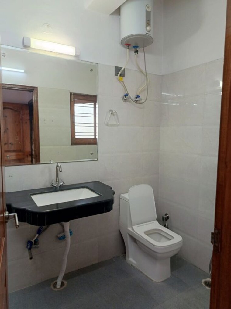 Bathroom, rwa-apartments-sector-39 2 Bedroom 1210 Sq.Ft. Apartment In Sector 39 Noida 10237938
