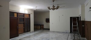 Room in 3 BHK Builder Floor at Phase iv – for Rent