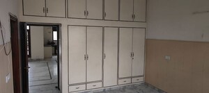 Room in 3 BHK Builder Floor at Phase iv – for Rent