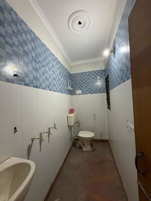 Bathroom in 2 BHK Apartment at RWA Apartments Sector 39, Sector 39 – for Rent
