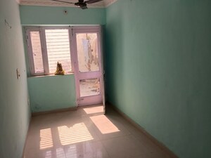 Living Room in 3 BHK Builder Floor at Sector 42 – for Rent