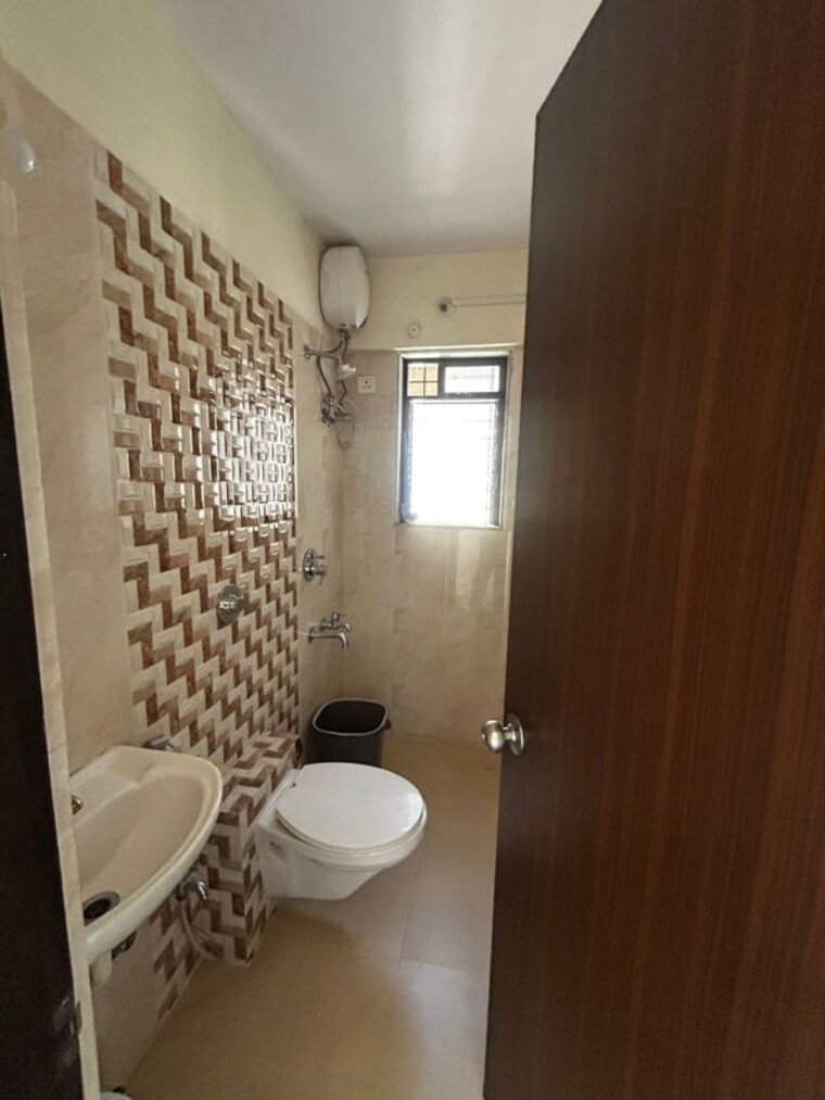 Bathroom, unnathi-woods-phase-3 2 Bedroom 600 Sq.Ft. Apartment In Ghodbunder Road Thane 10237975