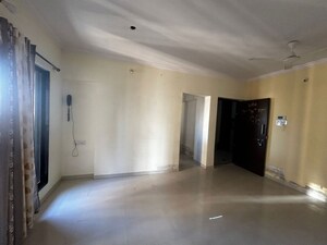 Room in 2 BHK Apartment at Unnathi Woods Phase 3, Ghodbunder Road – for Rent