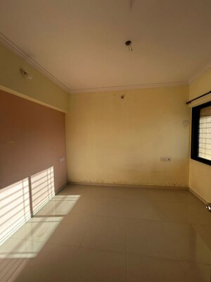 Room in 2 BHK Apartment at Unnathi Woods Phase 3, Ghodbunder Road – for Rent