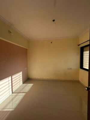 Room in 2 BHK Apartment at Unnathi Woods Phase 3, Ghodbunder Road – for Rent