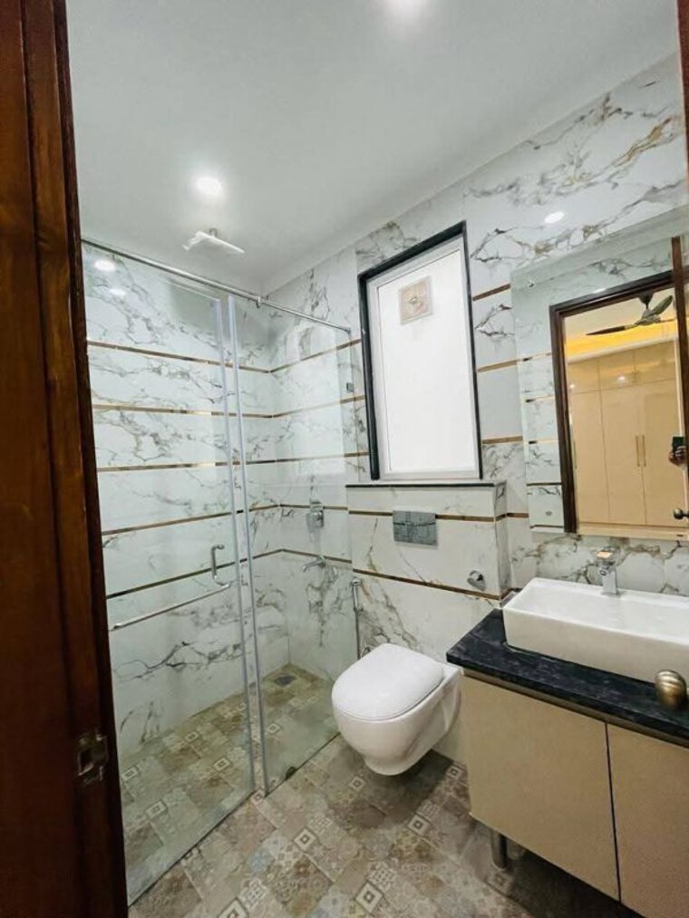 Attached Bathroom, saket 2 Bedroom 1000 Sq.Ft. Apartment In Saket Delhi 10237989