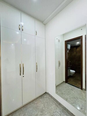 Room in 2 BHK Apartment at Saket – for Rent