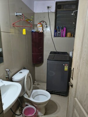 Washroom in 1.5 BHK Apartment at Everest Country Side, Kasarvadavali – for Sale
