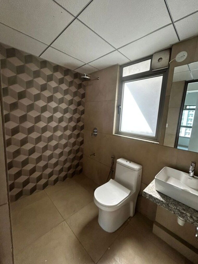 Bathroom, lodha-splendora-phase-ii 2 Bedroom 700 Sq.Ft. Apartment In Ghodbunder Road Thane 10237986