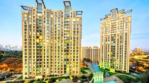 3 BHK Apartment For Rent in Sheth Vasant Lawns, Laxmi Nagar
