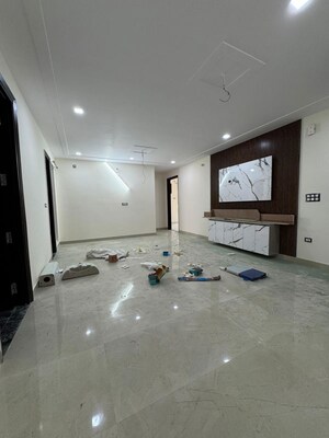 Room in 2 BHK Apartment at Chattarpur – for Rent