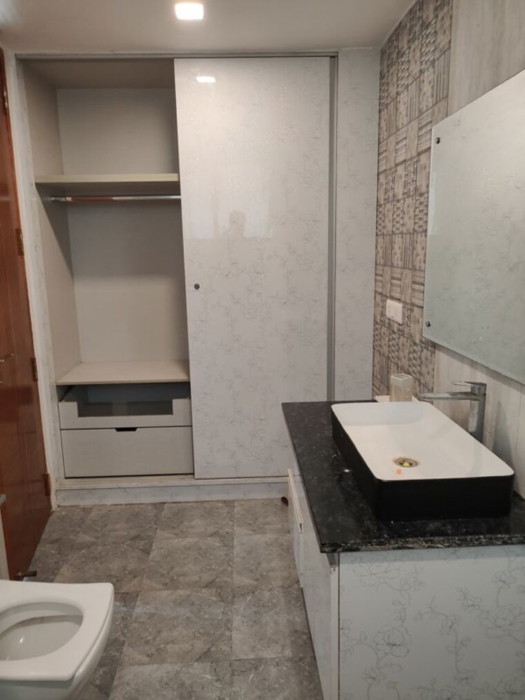 Bathroom, nangal dewat 4 Bedroom 3000 Sq.Ft. Apartment In Nangal Dewat Delhi 10237983