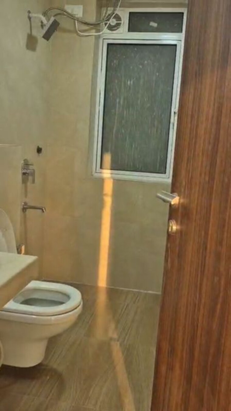 Bathroom, tridhaatu-morya 2 Bedroom 936 Sq.Ft. Apartment In Chembur Mumbai 10238083