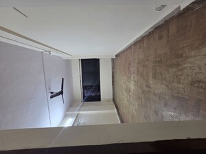 Room in 2 BHK Apartment at Goregaon West – for Rent