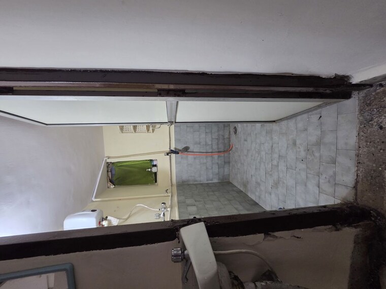 Attached Bathroom, goregaon west 2 Bedroom 600 Sq.Ft. Apartment In Goregaon West Mumbai 10238120